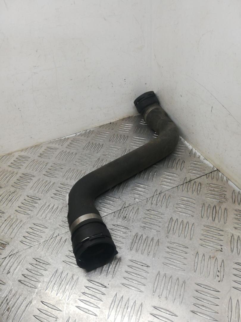 патрубок радиатора BMW 5 серия F07/F10/F11 2012, 2.0 л., N47 D20 C, дизель, АКПП, sophistogra brillanteffekt(b90), седан, задний привод, правый руль, 17127809821, 7809821 - фото №1