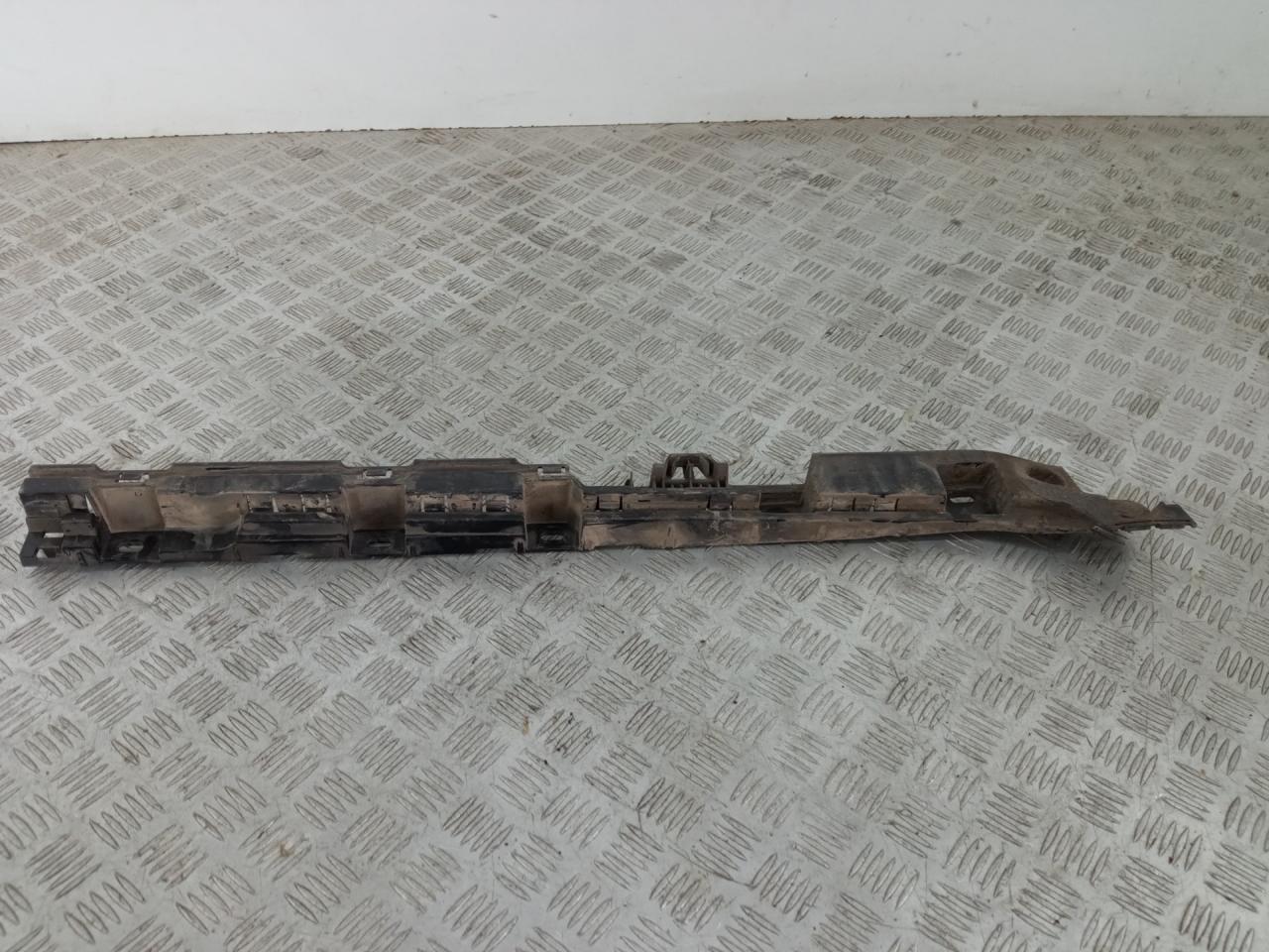 Кронштейн крепления порога BMW 5 серия F07/F10/F11 2012, 2.0 л., N47 D20 C, дизель, АКПП, sophistogra brillanteffekt(b90), седан, задний привод, правый руль, 51777204022, 7204022 - фото №1