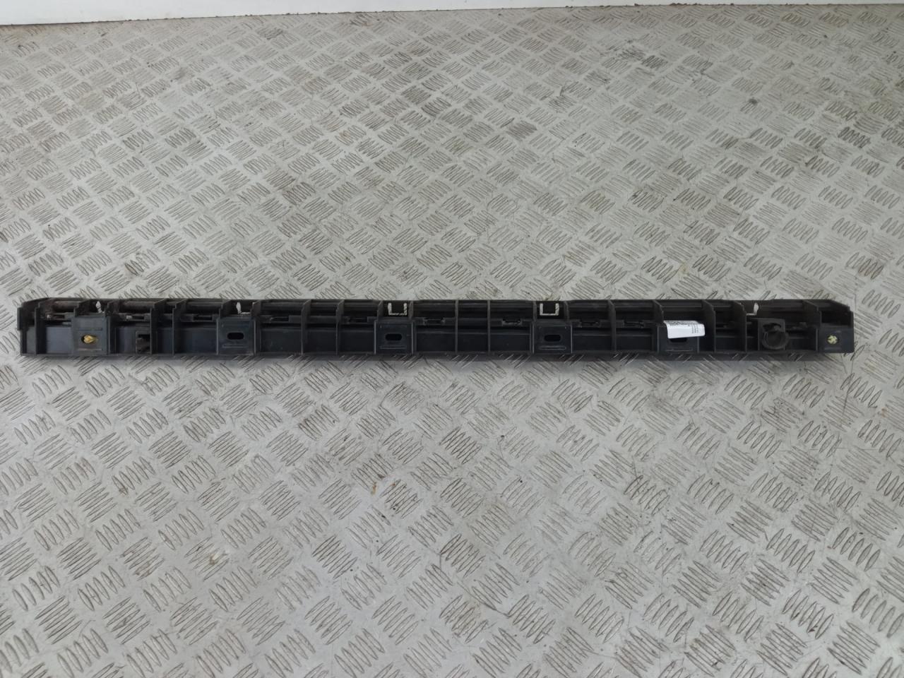 Кронштейн крепления порога BMW 5 серия F07/F10/F11 2012, 2.0 л., N47 D20 C, дизель, АКПП, sophistogra brillanteffekt(b90), седан, задний привод, правый руль, 51777184777, 7184777 - фото №1