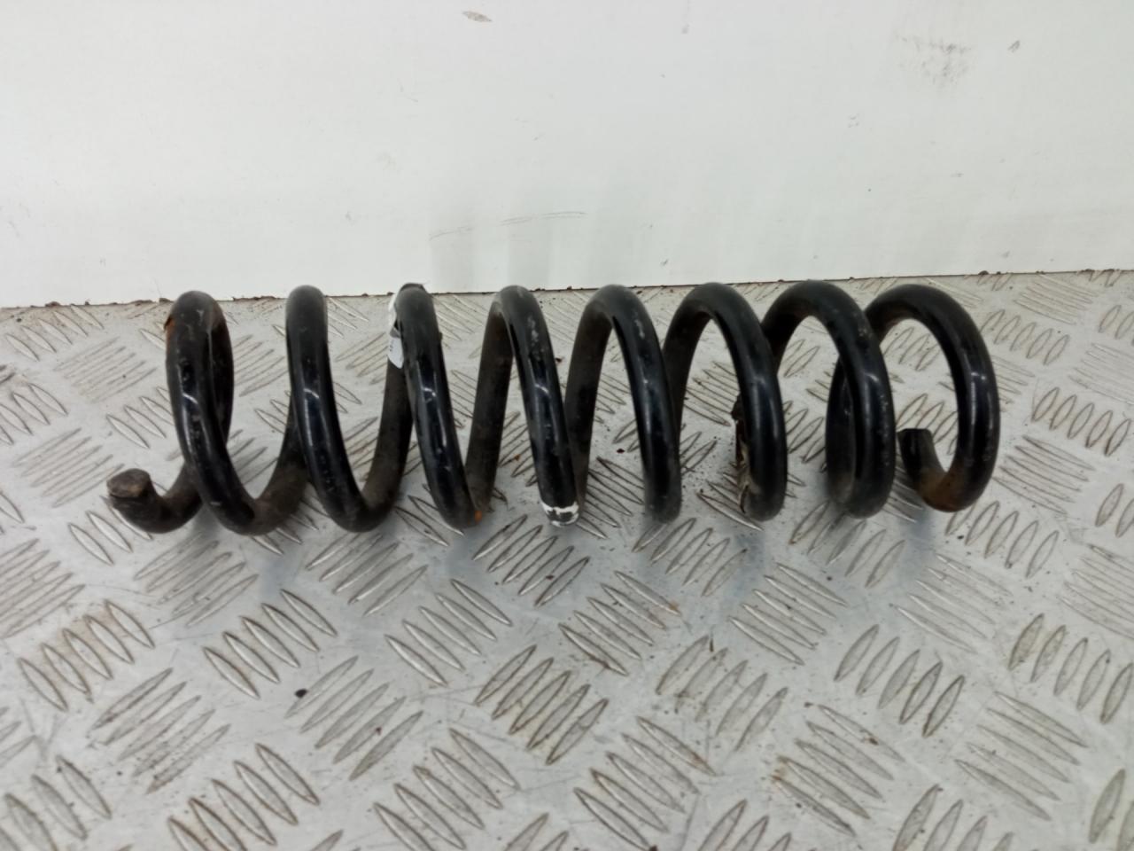 пружина задняя BMW 3 серия F30/F31/F34 F31 2014, 3.0 л., N57 D30 A, дизель, АКПП, универсал, задний привод, правый руль, 33536851727 - фото №1