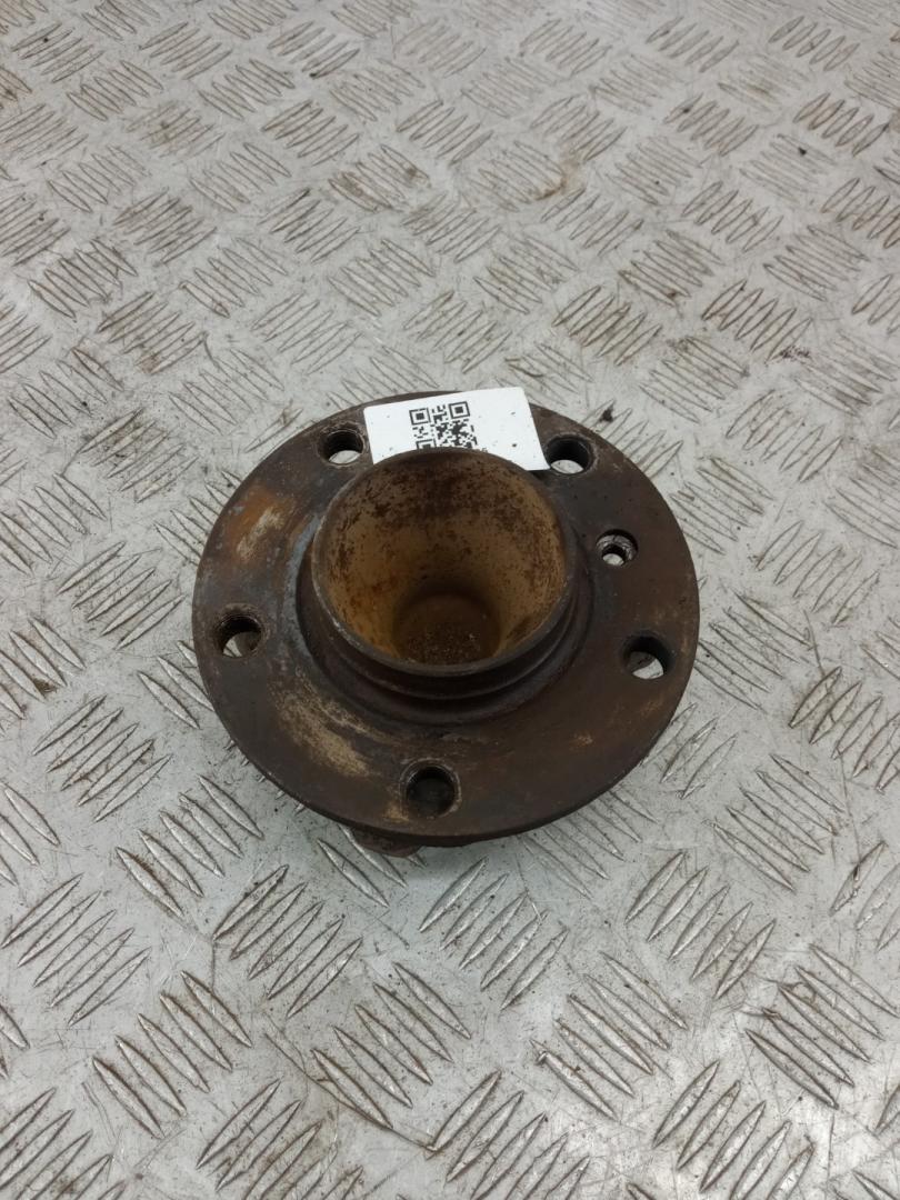 ступица передняя BMW 5 серия F07/F10/F11 2012, 2.0 л., N47 D20 C, дизель, АКПП, sophistogra brillanteffekt(b90), седан, задний привод, правый руль, 31206872888, 6872888 - фото №1