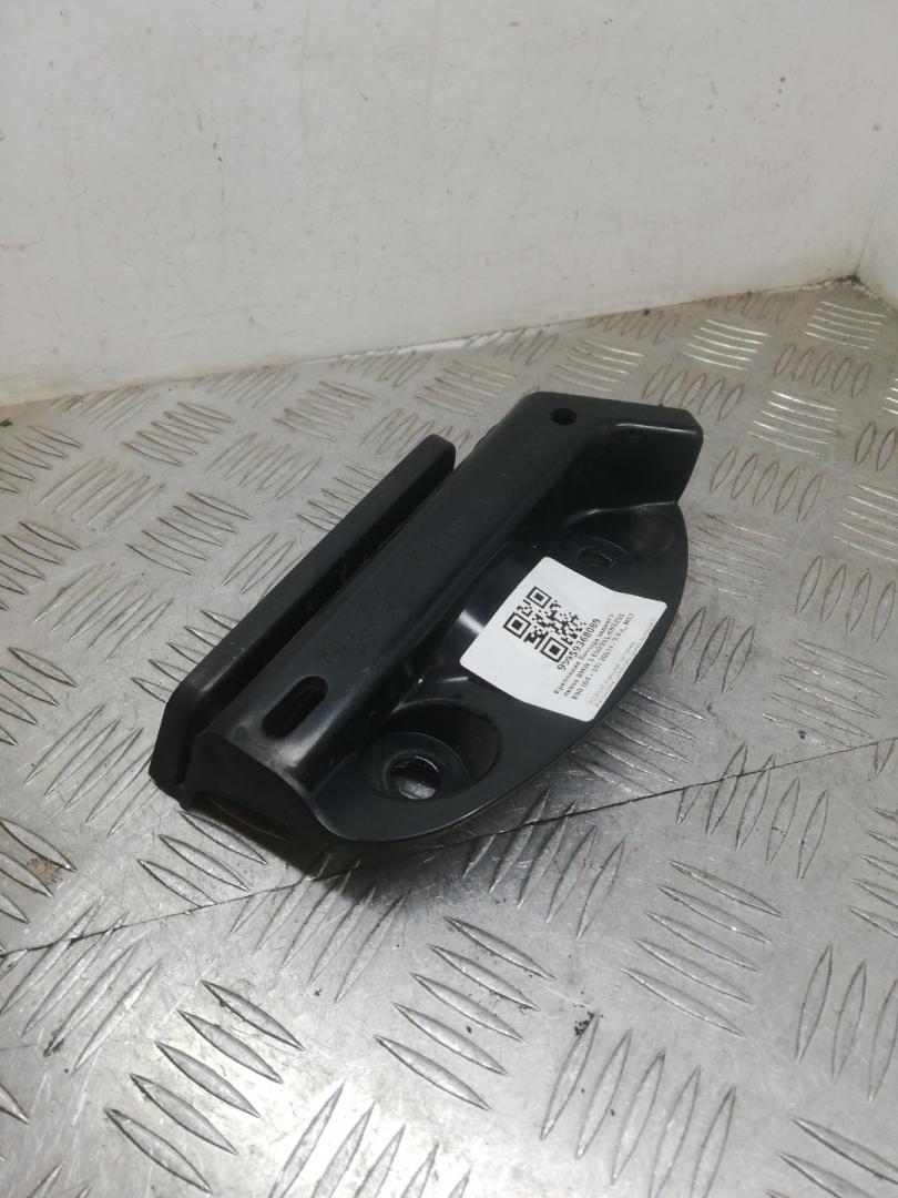 Крепление бампера заднего BMW 3 серия E90/E91/E92/E93 E90 2007, 3.0 л., M57 D30 (306D3), дизель, АКПП, titan-silber (354), седан, задний привод, правый руль, 51127118193, 7118193 - фото №1