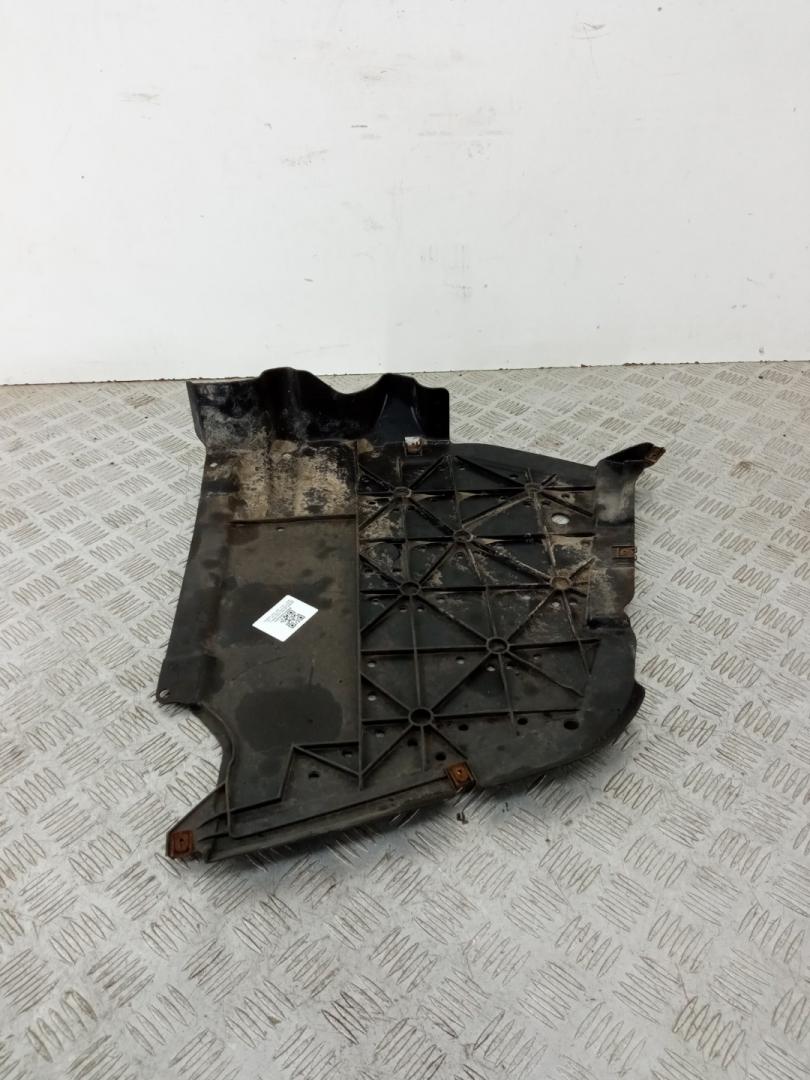 защита днища BMW 3 серия E90/E91/E92/E93 E90 2007, 3.0 л., M57 D30 (306D3), дизель, АКПП, titan-silber (354), седан, задний привод, правый руль, 51717070141, 7070141 - фото №1