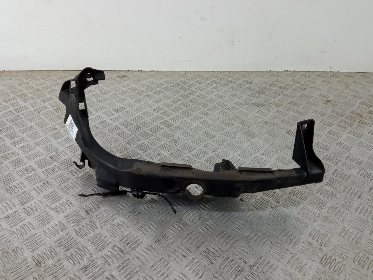 крепление фары правой BMW 3 серия E90/E91/E92/E93 E90 2007, 3.0 л., M57 D30 (306D3), дизель, АКПП, titan-silber (354), седан, задний привод, правый руль, 51647116708, 7116708 - фото №1