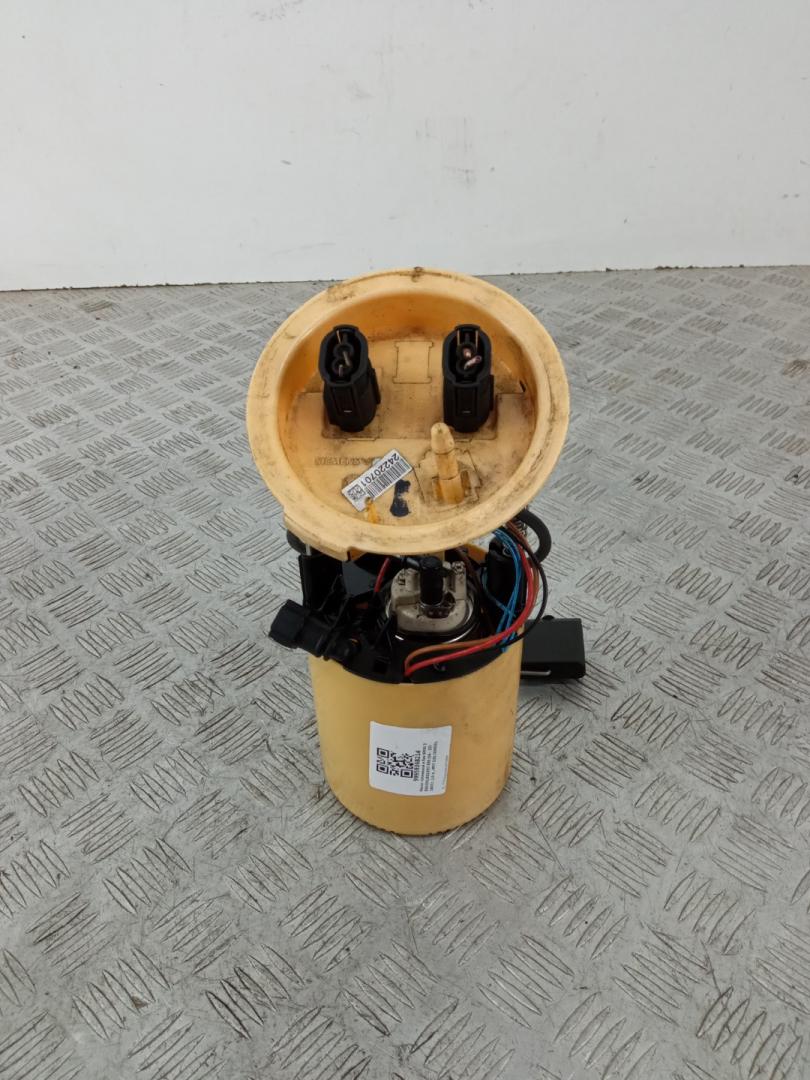 насос топливный BMW 3 серия E90/E91/E92/E93 E90 2007, 3.0 л., M57 D30 (306D3), дизель, АКПП, titan-silber (354), седан, задний привод, правый руль, 16117197077, 7197074 - фото №1