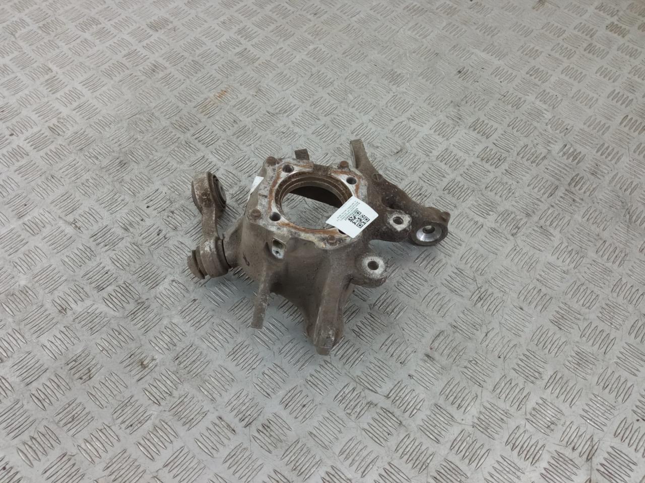 кулак задний правый BMW 5 серия F07/F10/F11 2012, 2.0 л., N47 D20 C, дизель, АКПП, sophistogra brillanteffekt(b90), седан, задний привод, правый руль, 33326793770 - фото №1