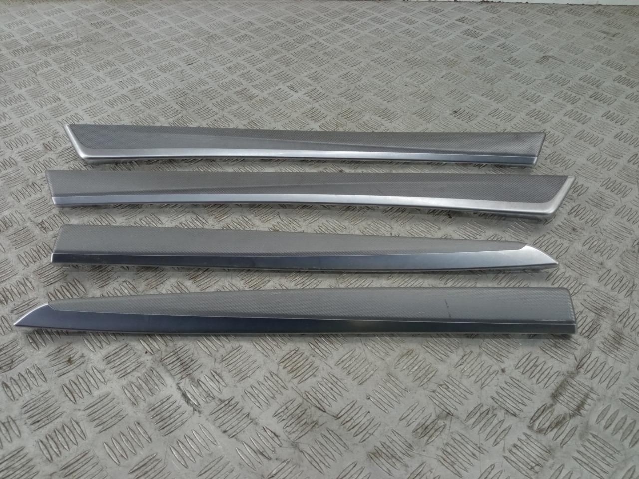 декоративная накладка двери BMW 5 серия F07/F10/F11 2011, 2.0 л., N47 D20 C, дизель, МКПП, седан, задний привод, правый руль, 51418050163, 51418050164, 51428050165, 51428050166 - фото №1