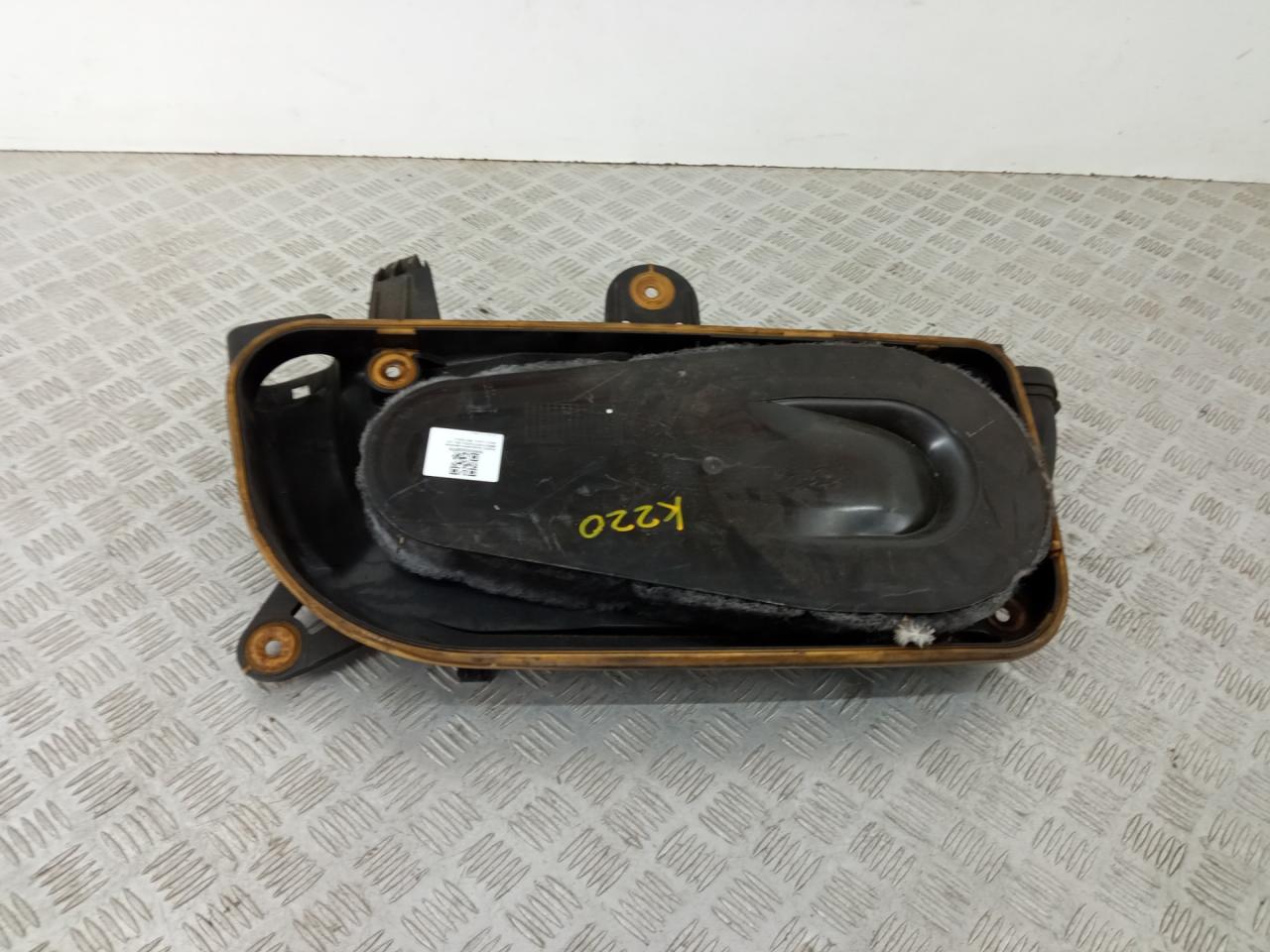 корпус воздушного фильтра BMW 5 серия F07/F10/F11 2011, 2.0 л., N47 D20 C, дизель, МКПП, седан, задний привод, правый руль, 13717812462, 7812462 - фото №1