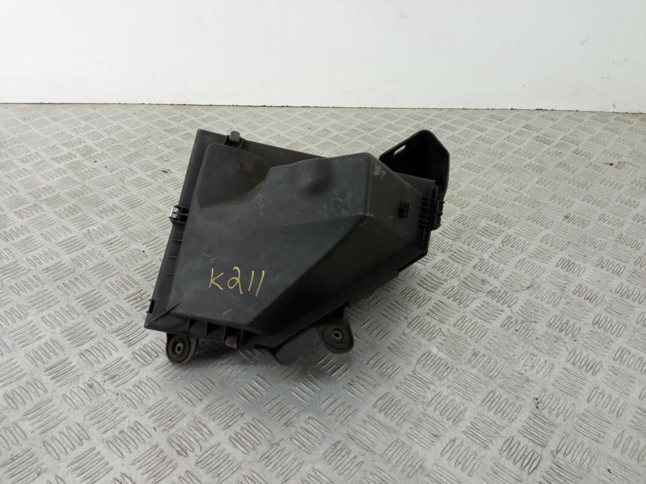 корпус воздушного фильтра BMW 3 серия E90/E91/E92/E93 E92 2007, 2.0 л., N47 D20 A, дизель, АКПП, купе, 13718512599 - фото №1