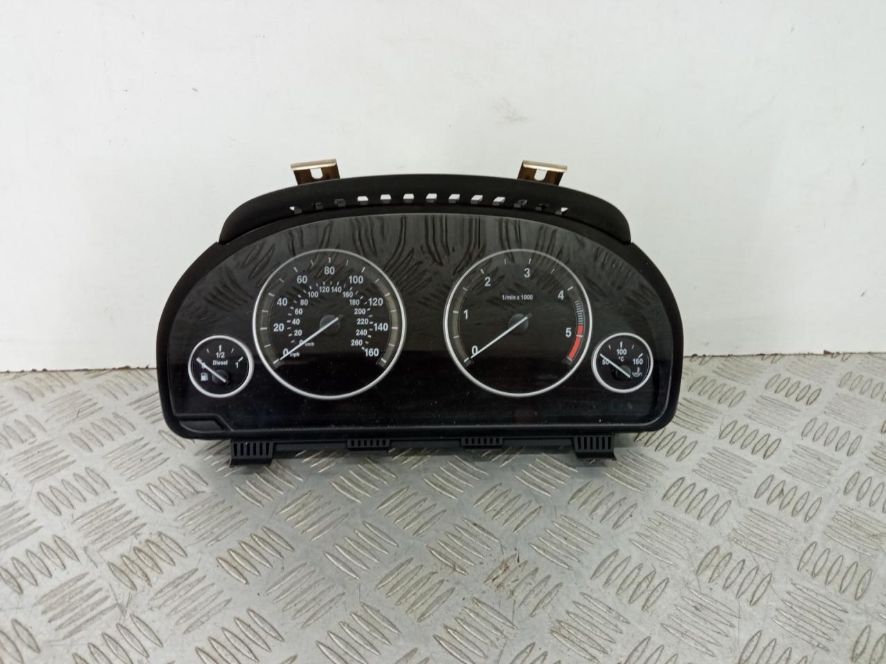 щиток приборов (приборная панель) BMW 5 серия F07/F10/F11 2011, 2.0 л., N47 D20 C, дизель, МКПП, седан, задний привод, правый руль, 62109358983, 9249347 - фото №1