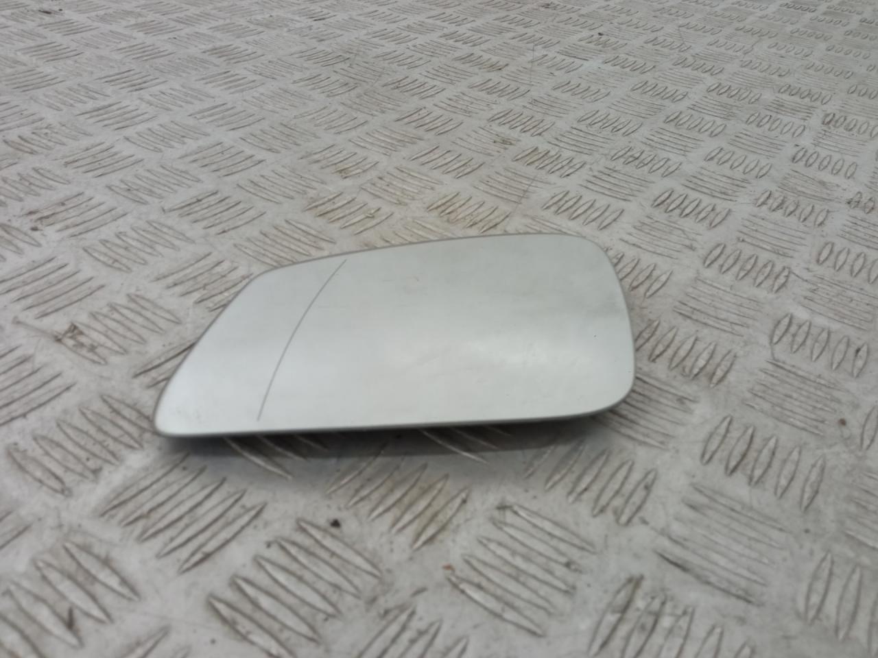 стекло зеркала наружного левого BMW 5 серия F07/F10/F11 2011, 2.0 л., N47 D20 C, дизель, МКПП, седан, задний привод, правый руль, 51167251583 - фото №1