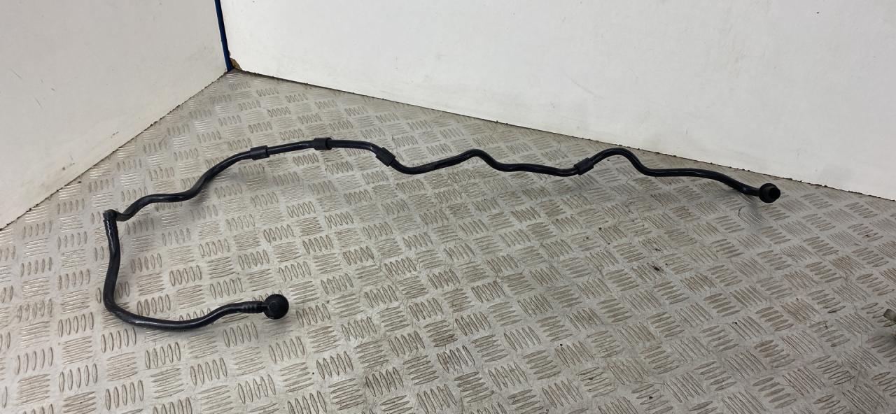 трубка вакуумного насоса BMW 5 серия F07/F10/F11 2011, 2.0 л., N47 D20 C, дизель, МКПП, седан, задний привод, правый руль, 11667598231 - фото №1