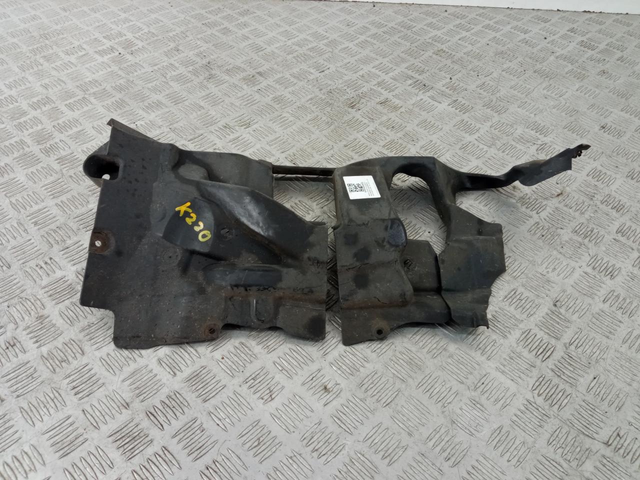 кожух (защита) рулевого механизма BMW 5 серия F07/F10/F11 2011, 2.0 л., N47 D20 C, дизель, МКПП, седан, задний привод, правый руль, 51757185169, 7185169 - фото №1