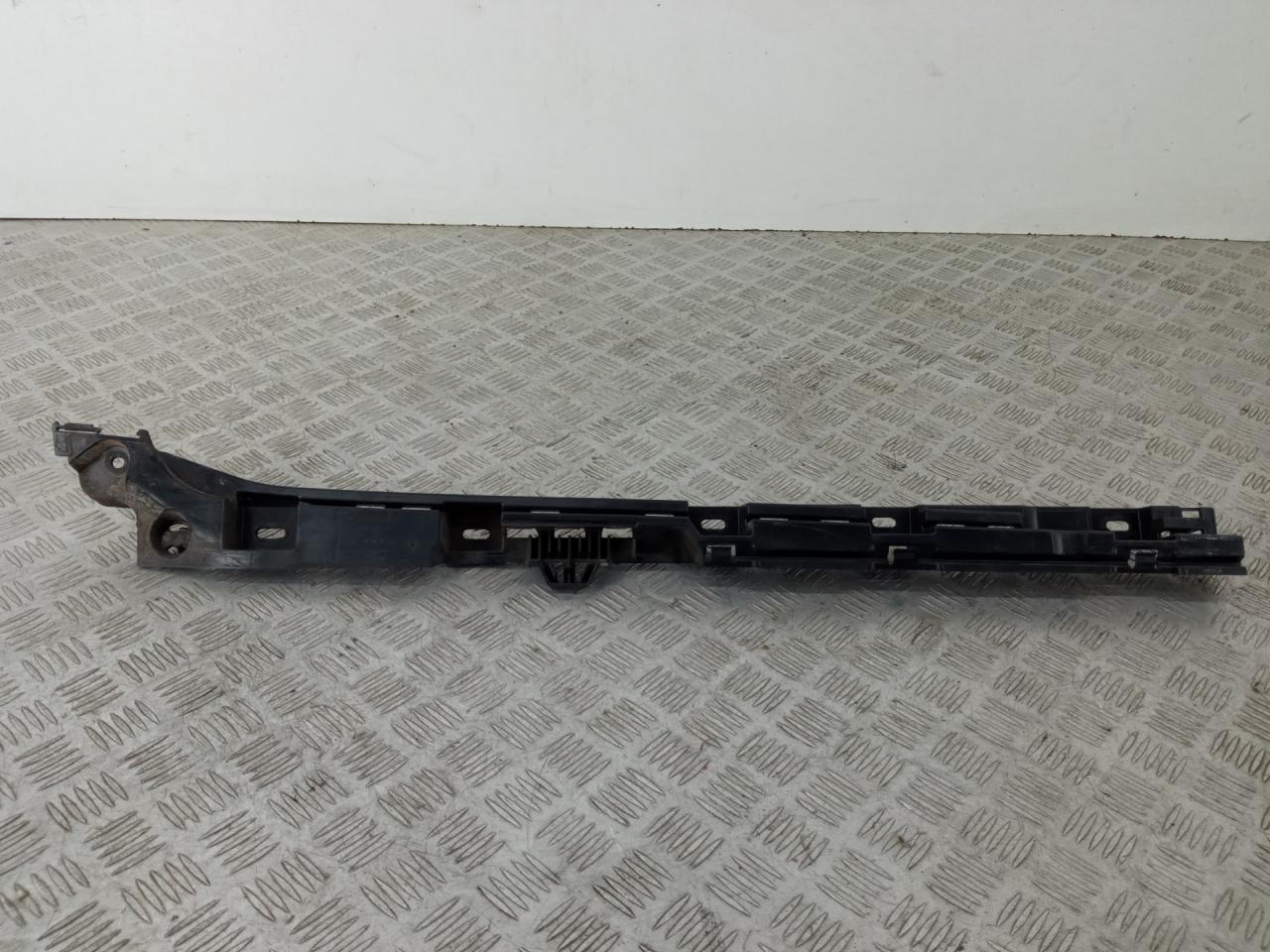 Кронштейн крепления порога BMW 5 серия F07/F10/F11 2011, 2.0 л., N47 D20 C, дизель, МКПП, седан, задний привод, правый руль, 51777204022, 7204022 - фото №1