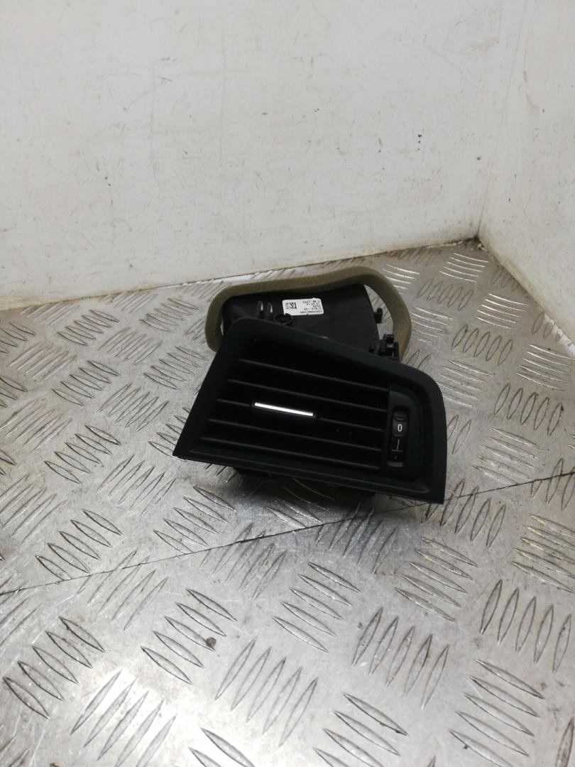 дефлектор обдува салона BMW 5 серия F07/F10/F11 2011, 2.0 л., N47 D20 C, дизель, МКПП, седан, задний привод, правый руль, 64229166888, 9166888 - фото №1