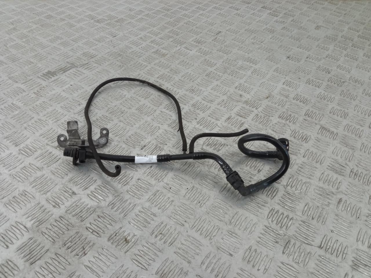 трубка вакуумная BMW 5 серия F07/F10/F11 2011, 2.0 л., N47 D20 C, дизель, МКПП, седан, задний привод, правый руль, 11667598232 - фото №1