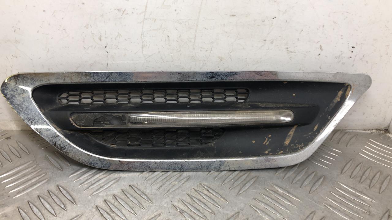 молдинг переднего левого крыла BMW 5 серия F07/F10/F11 2011, 2.0 л., N47 D20 C, дизель, МКПП, седан, задний привод, правый руль - фото №1