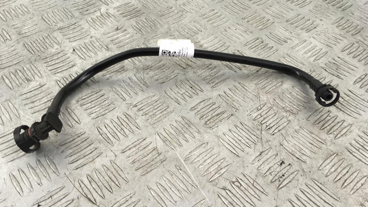 трубка вентиляции картерных газов BMW 5 серия E60/E61 2004, 2.2 л., M54 B22 (226S1), бензин, АКПП, titansilber metallic (354), седан, 13907521857, 7521857 - фото №1