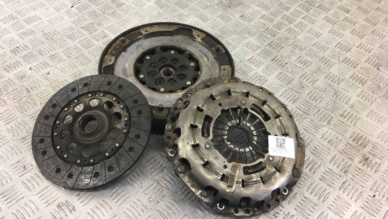 маховик BMW 5 серия F07/F10/F11 2011, 2.0 л., N47 D20 C, дизель, МКПП, седан, задний привод, правый руль, 21207638349, 7597839, 7638349 - фото №1