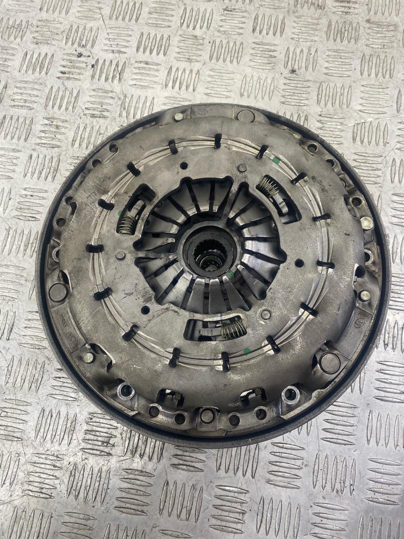 маховик BMW 3 серия E90/E91/E92/E93 (2004 - 2010), 2.0 л., N47 D20 C, дизель, МКПП - фото №1