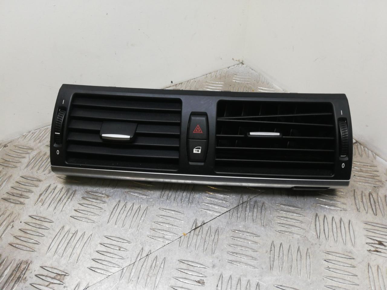 дефлектор обдува салона BMW X5 E70 2008, 3.0 л., N52 B30, бензин, АКПП, spacegrau metallic (a52), внедорожник 5 дв., полный привод, 7161801, 64227161801 - фото №1