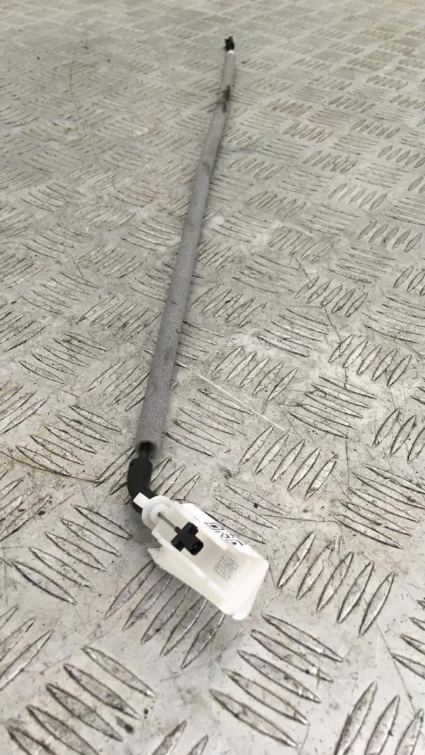 тросик внутренней ручки двери задней BMW X5 E70 2008, 3.0 л., N52 B30, бензин, АКПП, spacegrau metallic (a52), внедорожник 5 дв., полный привод, 51227137107 - фото №1