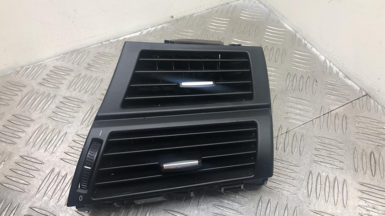 дефлектор обдува салона BMW X5 E70 2008, 3.0 л., N52 B30, бензин, АКПП, spacegrau metallic (a52), внедорожник 5 дв., полный привод, 64227161804, 7161804 - фото №1