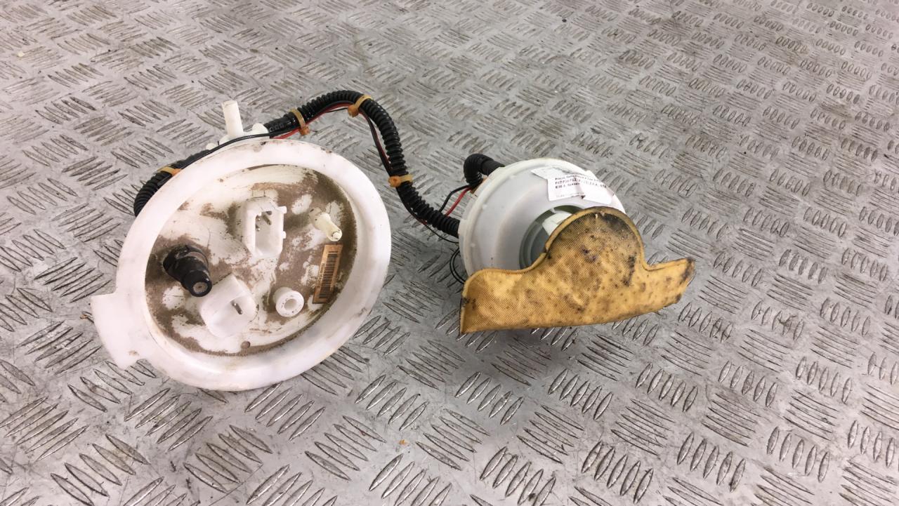 насос топливный BMW 5 серия F07/F10/F11 (2009 - 2013), 3.0 л., N55 B30 A, бензин, 7934460 - фото №1