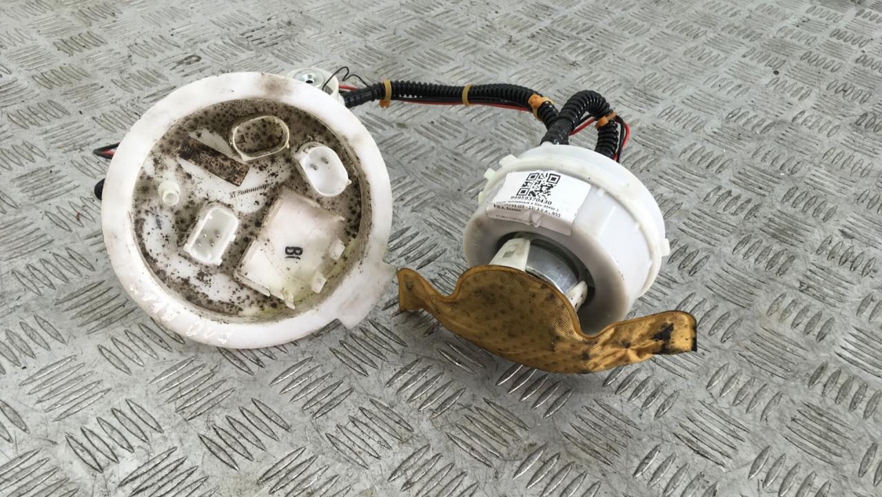 насос топливный BMW 5 серия F07/F10/F11 (2009 - 2013), 3.0 л., N55 B30 A, бензин, 7934460 - фото №1