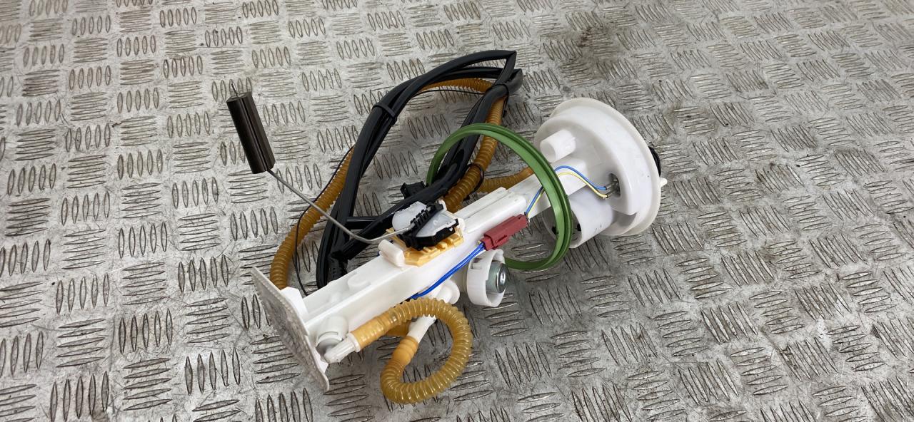 датчик уровня топлива BMW X5 E70 2008, 3.0 л., N52 B30, бензин, АКПП, spacegrau metallic (a52), внедорожник 5 дв., полный привод, 7181082, 16117195469 - фото №1