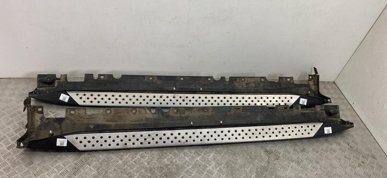 накладка на порог BMW X5 E70 2008, 3.0 л., N52 B30, бензин, АКПП, spacegrau metallic (a52), внедорожник 5 дв., полный привод, 51777163555, 51777163556 - фото №1