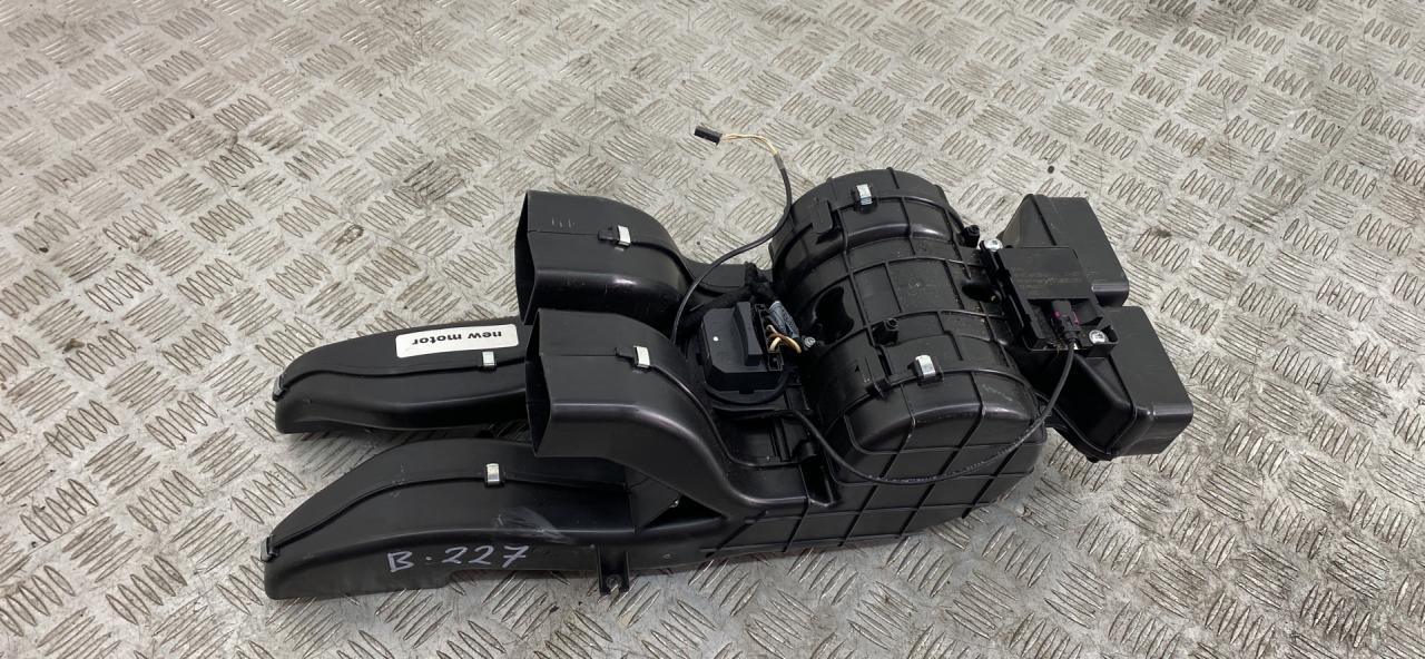 моторчик печки BMW X5 E70 2008, 3.0 л., N52 B30, бензин, АКПП, spacegrau metallic (a52), внедорожник 5 дв., полный привод, 64116977947, 6947554 - фото №1