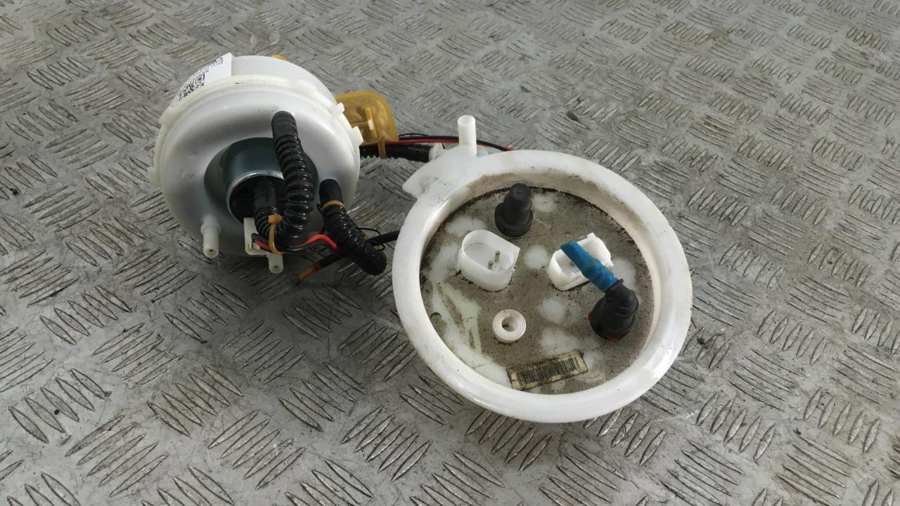 насос топливный BMW 5 серия F07/F10/F11 F10 2012, 4.4 л., N63 B44 A, бензин, АКПП, titansilber metallic (354), седан, задний привод, 16117341303, 7934459 - фото №1