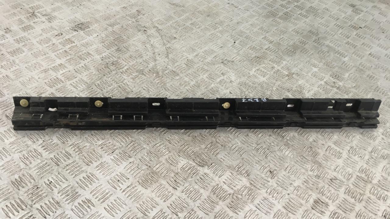 Кронштейн крепления порога BMW 5 серия F07/F10/F11 F10 2012, 4.4 л., N63 B44 A, бензин, АКПП, titansilber metallic (354), седан, задний привод, 51777184778, 7184778 - фото №1