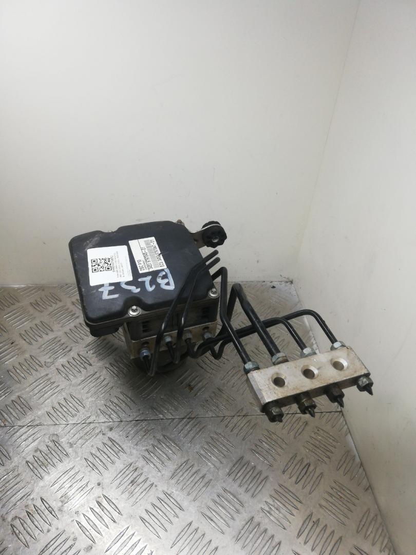 блок ABS BMW 5 серия F07/F10/F11 F10 2012, 4.4 л., N63 B44 A, бензин, АКПП, titansilber metallic (354), седан, задний привод, 34516852809, 6797045, 0265960361 - фото №1