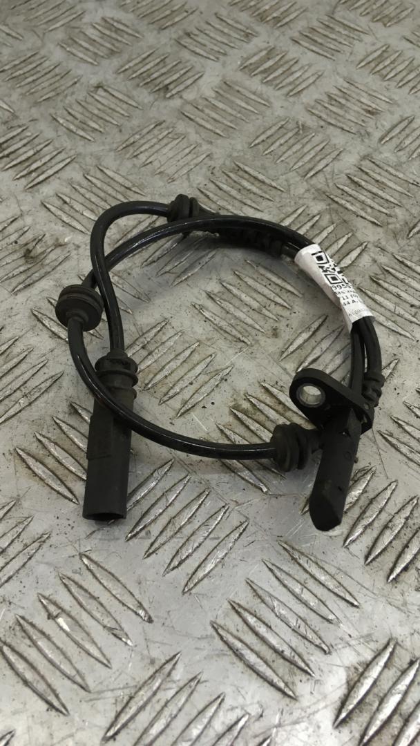 датчик ABS BMW 5 серия F07/F10/F11 F10 2012, 4.4 л., N63 B44 A, бензин, АКПП, titansilber metallic (354), седан, задний привод, 34526784901, 0265008232, 6784901 - фото №1