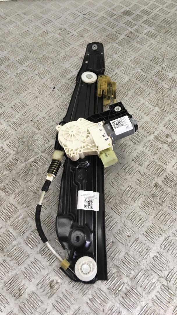 стеклоподъемник задний правый BMW 5 серия F07/F10/F11 F10 2012, 4.4 л., N63 B44 A, бензин, АКПП, titansilber metallic (354), седан, задний привод, 51357182614, 7182122, 7182614 - фото №1