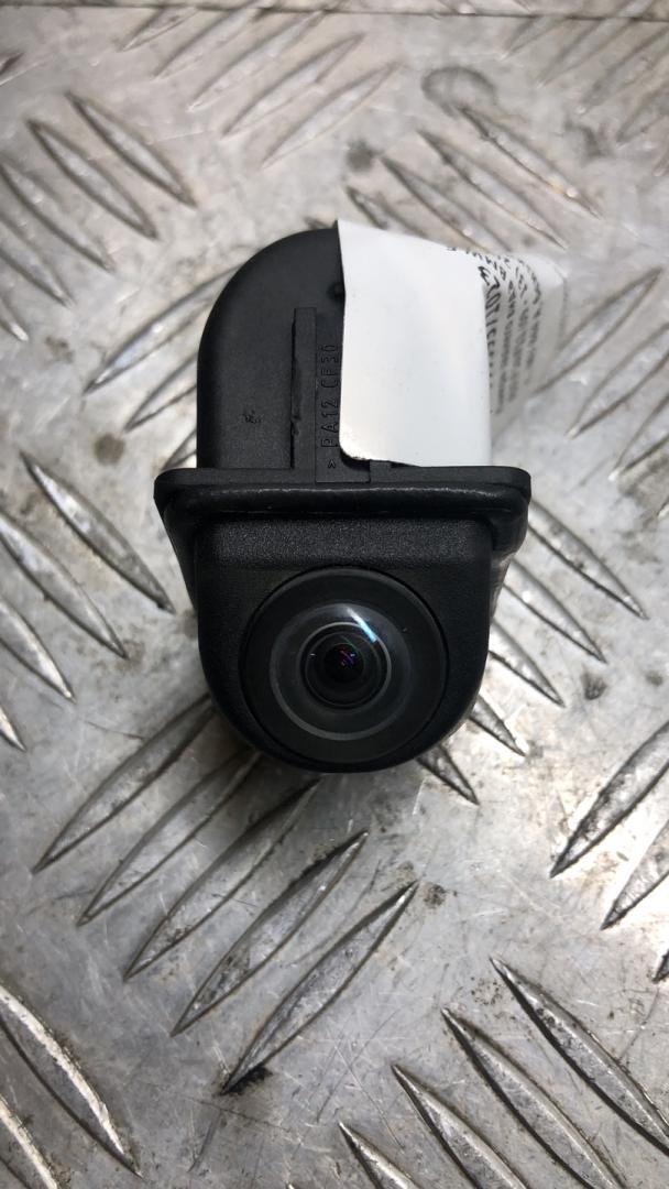 камера заднего вида BMW 5 серия F07/F10/F11 F10 2012, 4.4 л., N63 B44 A, бензин, АКПП, titansilber metallic (354), седан, задний привод, 66539216283, 9216283 - фото №1