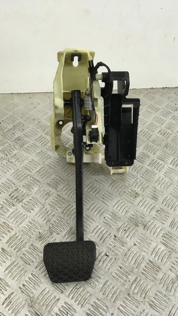 педаль тормоза BMW 5 серия F07/F10/F11 2011, 3.0 л., N57 D30 A, дизель, АКПП, black sapphire metallic (475), хетчбэк 5 дв., задний привод, правый руль, 35006777171 - фото №1