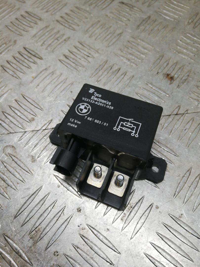 блок управления вентилятором (реле) BMW 5 серия F07/F10/F11 F10 2012, 4.4 л., N63 B44 A, бензин, АКПП, titansilber metallic (354), седан, задний привод, 61367661503, 7661503 - фото №1