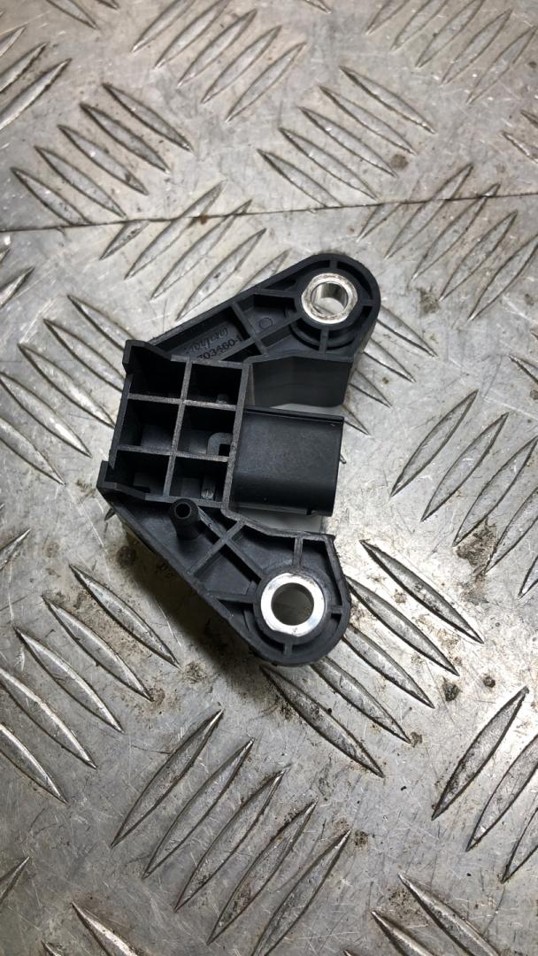 датчик удара BMW 5 серия F07/F10/F11 F10 2012, 4.4 л., N63 B44 A, бензин, АКПП, titansilber metallic (354), седан, задний привод, 65779159310, 9159310 - фото №1