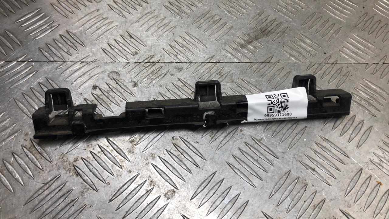 Кронштейн крепления порога BMW 5 серия F07/F10/F11 2011, 3.0 л., N57 D30 A, дизель, АКПП, black sapphire metallic (475), хетчбэк 5 дв., задний привод, правый руль, 51177201254, 7201254 - фото №1