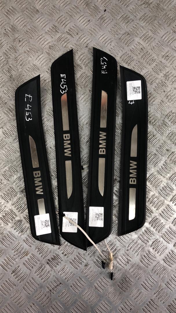 комплект накладок на пороги (внутренние) BMW 5 серия F07/F10/F11 2011, 3.0 л., N57 D30 A, дизель, АКПП, black sapphire metallic (475), хетчбэк 5 дв., задний привод, правый руль, 51477193469, 51477193470, 51477193475, 51477193476, 7193469, 7193470, 7193475, 7193476 - фото №1