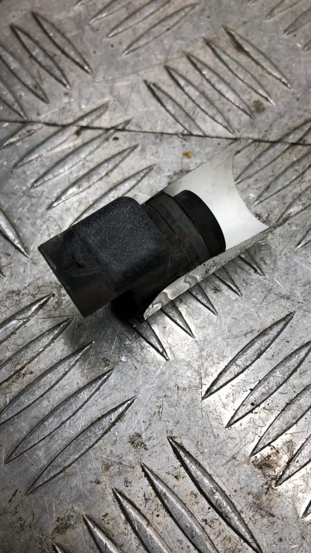 парктроник передний BMW 6 серия F06/F12/F13 F13 2014, 4.0 л., дизель, АКПП, alpinweiß uni (300), купе, задний привод, правый руль, 9231283, 66209233031 - фото №1