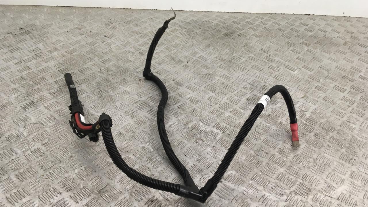 провод с генератора на стартер BMW 5 серия F07/F10/F11 F10 2012, 4.4 л., N63 B44 A, бензин, АКПП, titansilber metallic (354), седан, задний привод, 12427580331 - фото №1