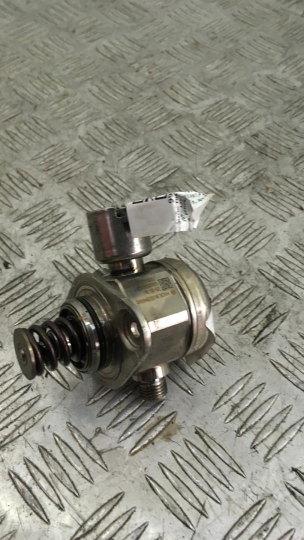 ТНВД BMW 5 серия F07/F10/F11 F10 2012, 4.4 л., N63 B44 A, бензин, АКПП, titansilber metallic (354), седан, задний привод, 13517595339, 0261520143, 7010442173 - фото №1