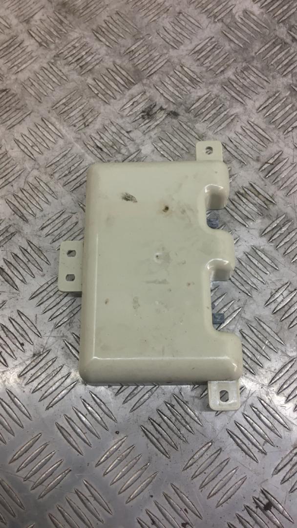 усилитель антенны BMW 6 серия F06/F12/F13 F13 2014, 4.0 л., дизель, АКПП, alpinweiß uni (300), купе, задний привод, правый руль, 65206957348, 6957348 - фото №1