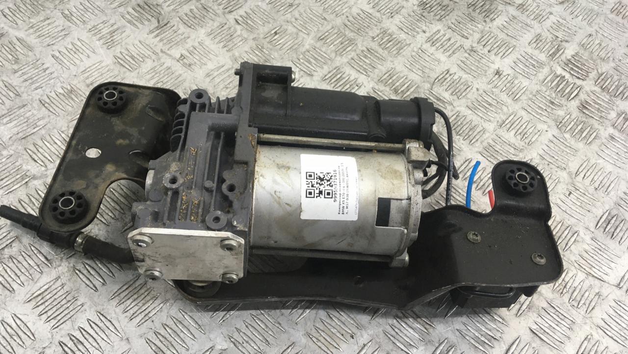 компрессор пневмоподвески BMW X5 E70 2008, 3.5 л., M57D30 (306D5), дизель, АКПП, spacegrau metallic (a52), внедорожник 5 дв., полный привод, правый руль, 37226775479, 6775479 - фото №1