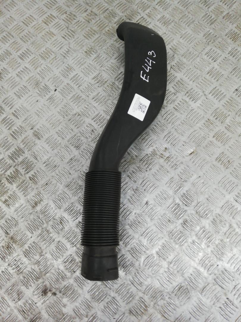 патрубок воздушного фильтра BMW X5 E70 2008, 3.5 л., M57D30 (306D5), дизель, АКПП, spacegrau metallic (a52), внедорожник 5 дв., полный привод, правый руль, 13717798341, 7798341 - фото №1