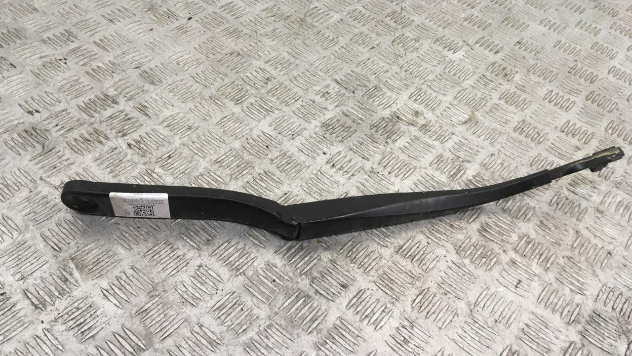 щеткодержатель (поводок стеклоочистителя, дворник) BMW 5 серия F07/F10/F11 F10 2012, 4.4 л., N63 B44 A, бензин, АКПП, titansilber metallic (354), седан, задний привод, 61617182459, 7182459 - фото №1